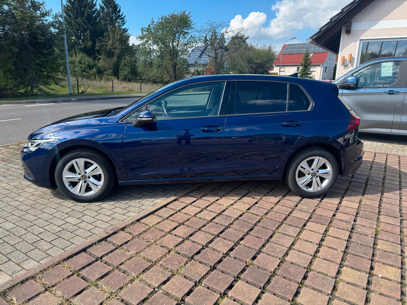 Volkswagen Golf VIII Lim. Life Business