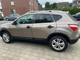 Nissan Qashqai I (J10, facelift 2010) 2.0 ... - Nissan Qashqai: 1.0
