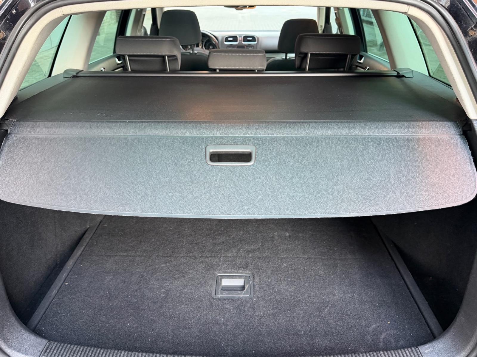 Volkswagen Golf 2011 — photo 8