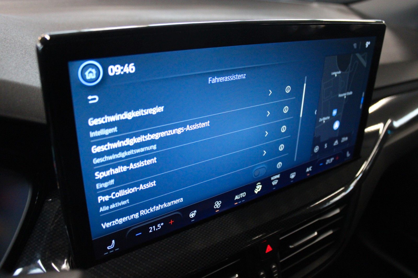 Fahrzeugabbildung Ford Focus ST-Line X Aut. LED ACC Leder Pano HUD Wint