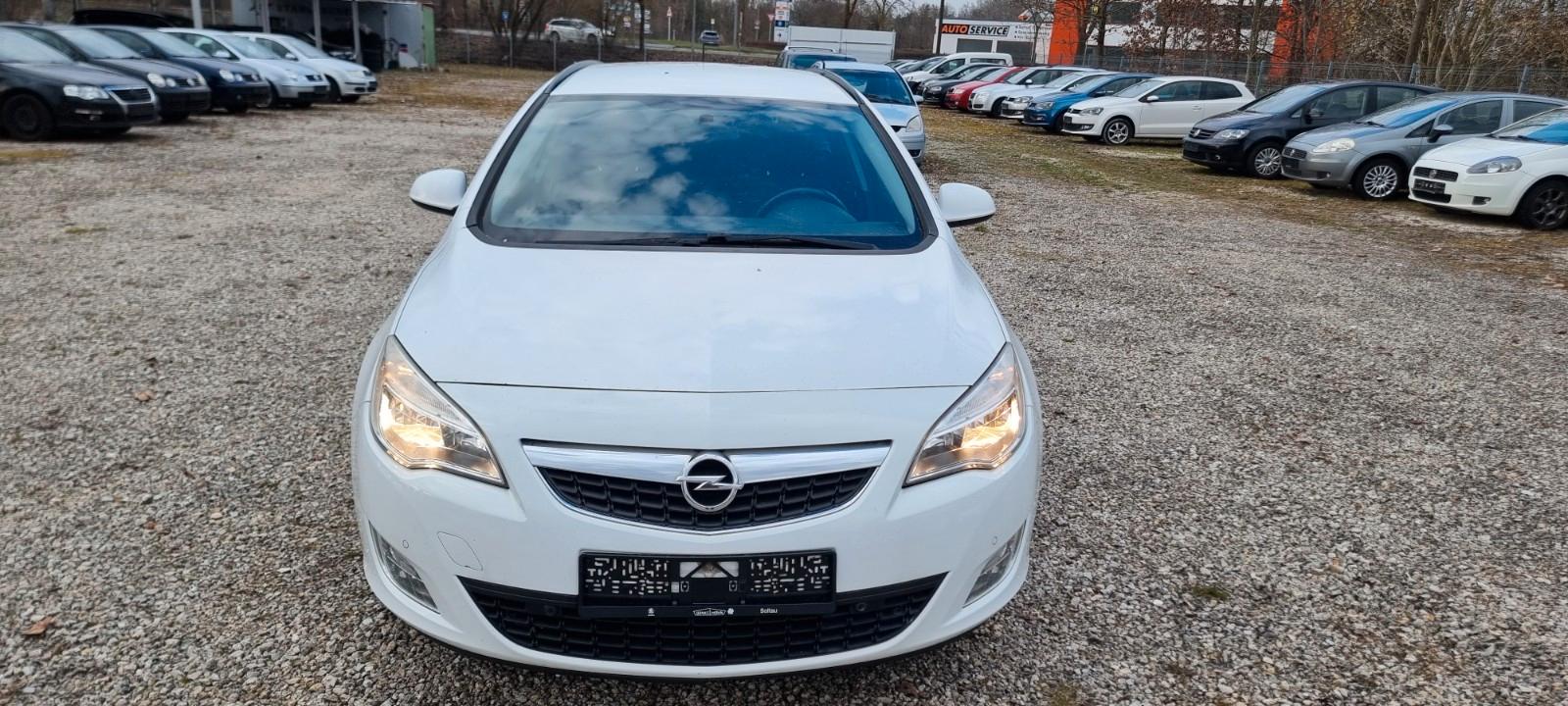 Opel Astra J Sports Tourer Design Edition