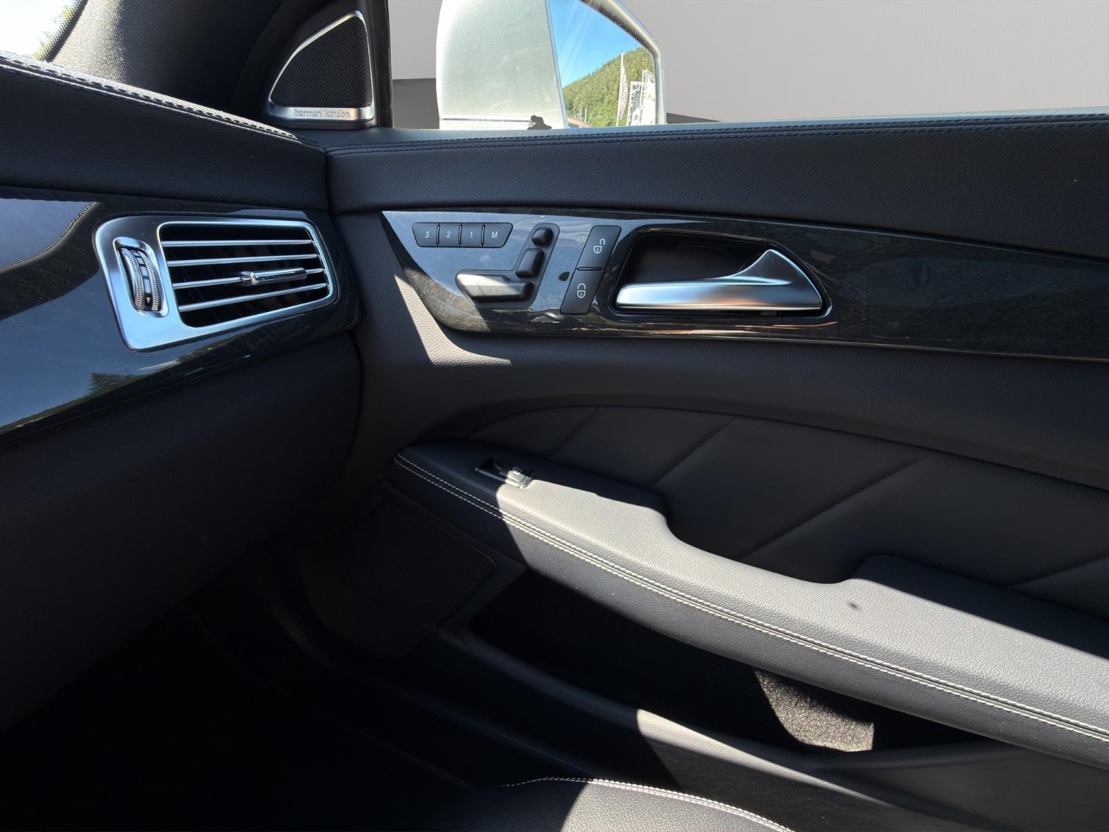 Mercedes CLS 350 Shooting Brake V6 306 ch • AMG • Harman Kardon • Toit ouvrant • Distronic