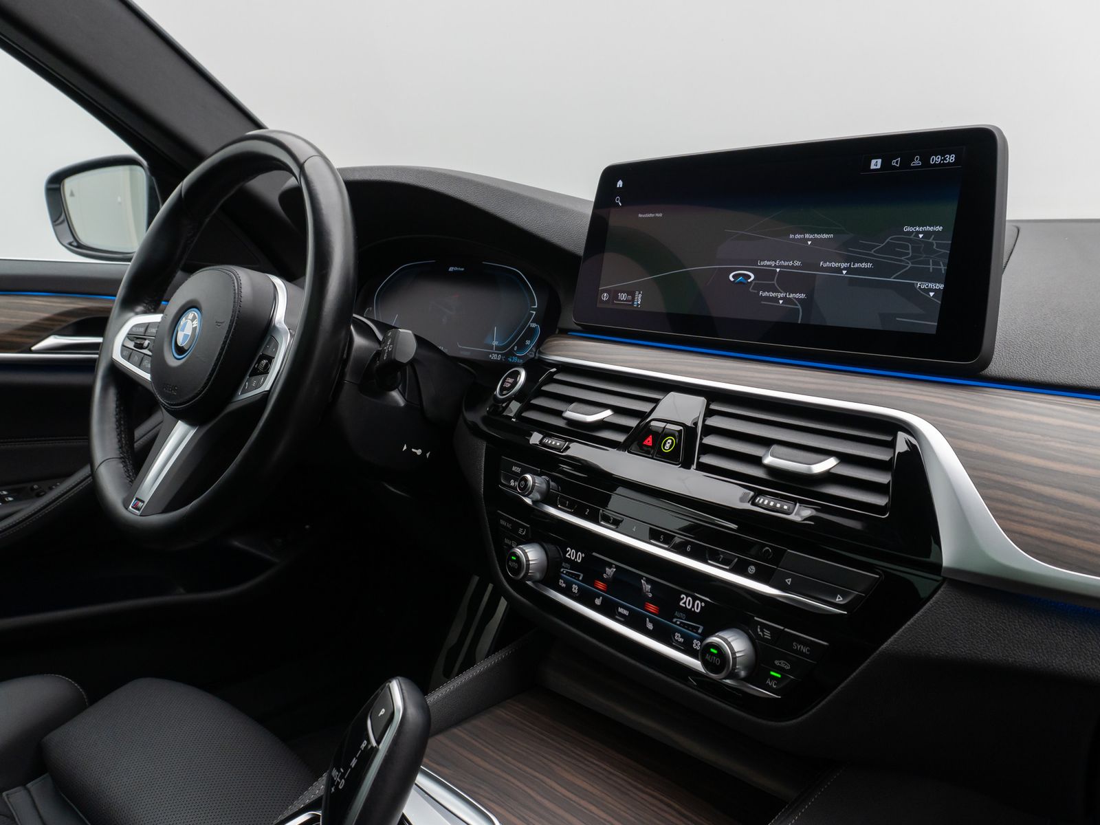 Fahrzeugabbildung BMW 530e xD M Sport Panorama 360°DAB HiFi AHK Alarm