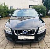 Volvo V70Kombi Kinetic 2.4 LTR/ D5/Schalt/Navi/SHZ/AHK - Volvo V70 aus 2011 mit Diesel-Antrieb: Kombi