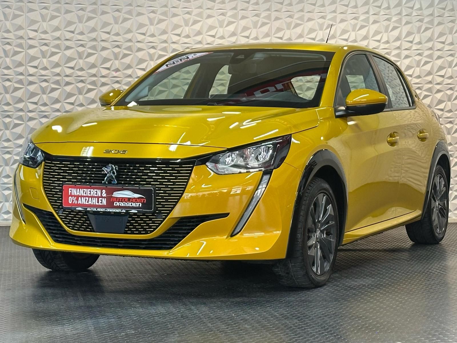 PEUGEOT e-208 Active Pack LED#SPUR#TEMPO#PDC#DAB#KLIMA - Image 4
