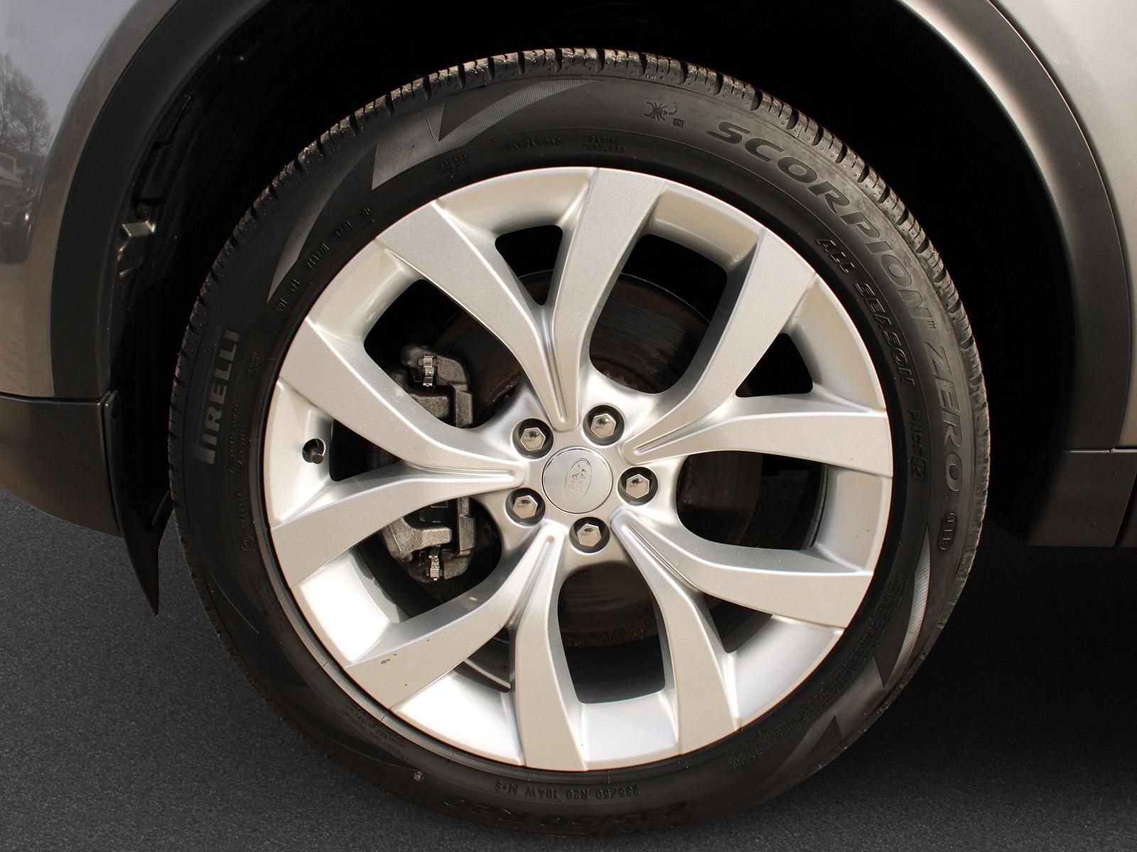 Fahrzeugabbildung Land Rover Discovery Sport D165 SE AWD