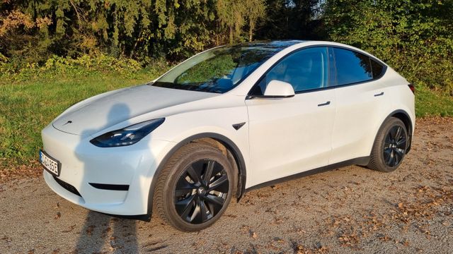 Tesla Model Y RWD 299PS AHK LFP 8-fach Zubehör