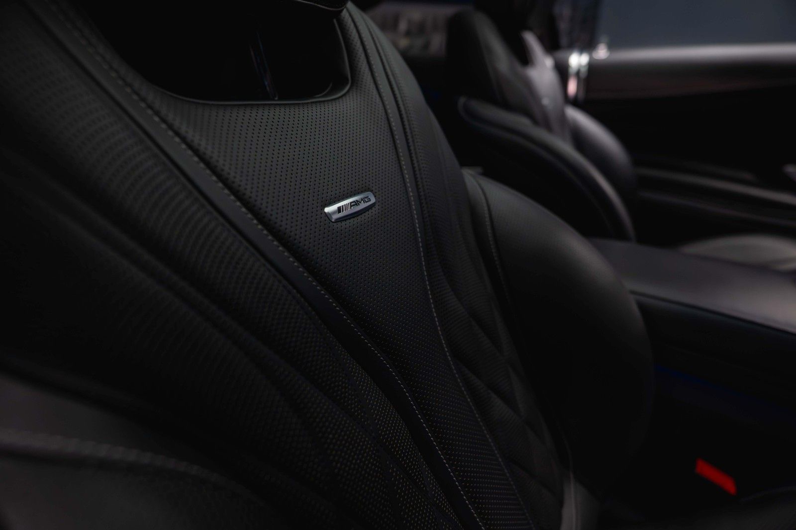 Fahrzeugabbildung Mercedes-Benz S 63 AMG 4Matic Night Edition Designo *ACC*Pano*