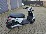 Piaggio 1 (One) Elektroroller (45 km/h Version) - Piaggio Motorräder in Dortmund
