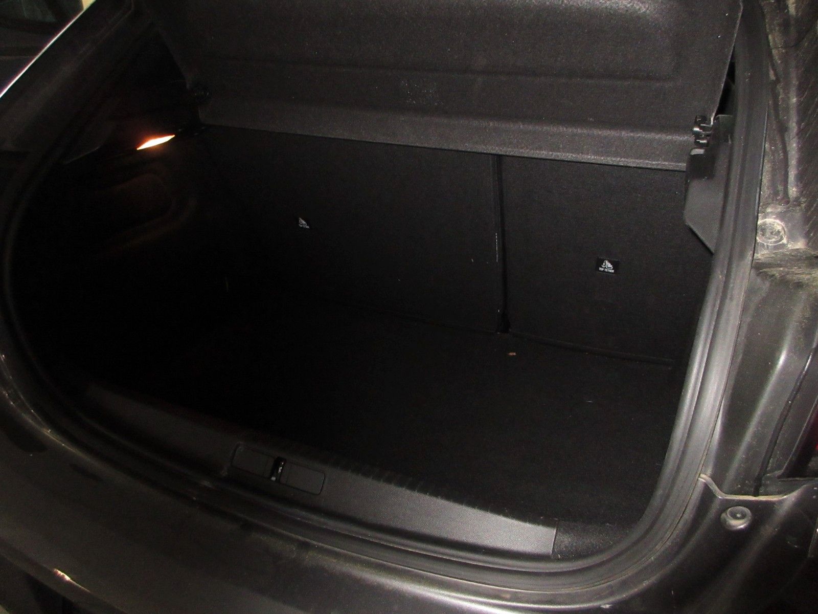 Fahrzeugabbildung Peugeot 208 Active Pack 1.2T LED/NAVI/SHZ/PDC/ALU