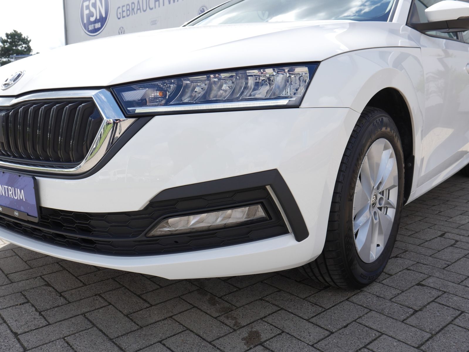 Skoda Octavia Combi 2.0 TDI Ambition DSG NAVI TEMPOMAT foto 9