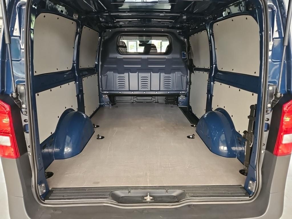 Fahrzeugabbildung Mercedes-Benz Vito 114 4x4 Kasten Lang Navi DAB Tempomat PTS