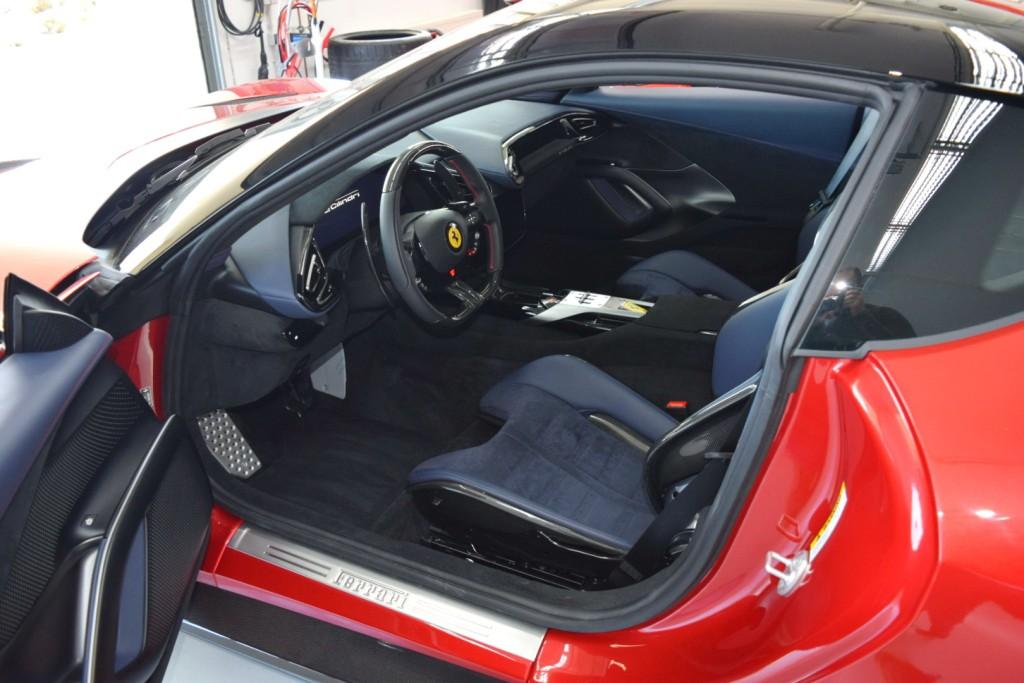 Ferrari 12Cilindri Panorama Lifting Beifahrerdispl ACC