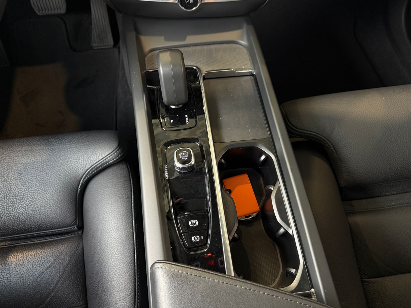 Fahrzeugabbildung Volvo V60 Kombi Core AHK LED ALU
