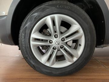Nissan Qashqai Acenta 1.6 117 PS Allwetterreifen