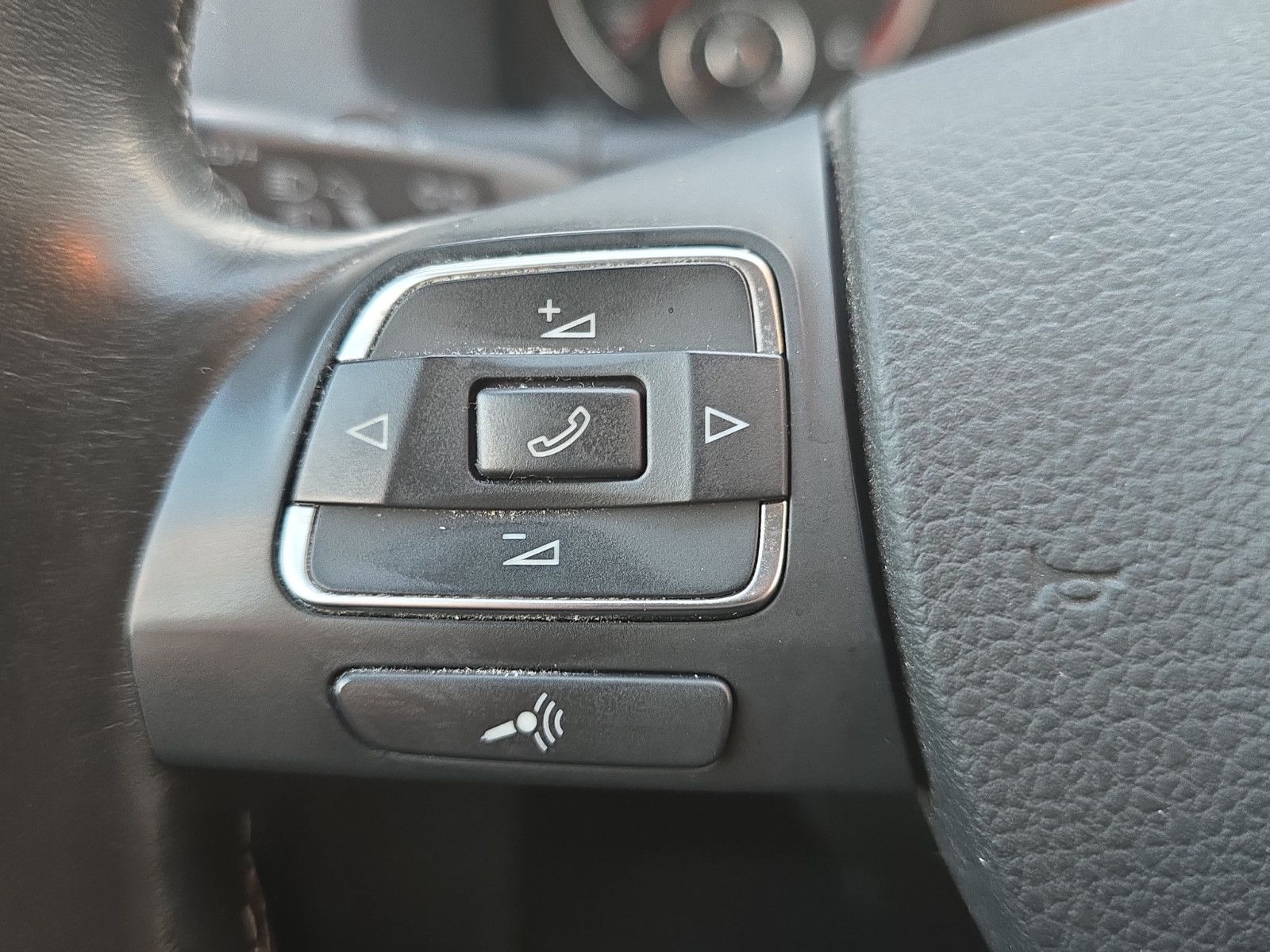 Fahrzeugabbildung Volkswagen Touran Life/DSG/Rückfahrkamera/Automatik/AHK