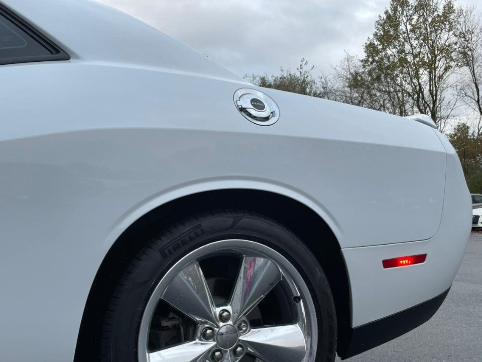 Fahrzeugabbildung Dodge Challenger 3.6 V6 20 Zoll Kamera Heckspoiler