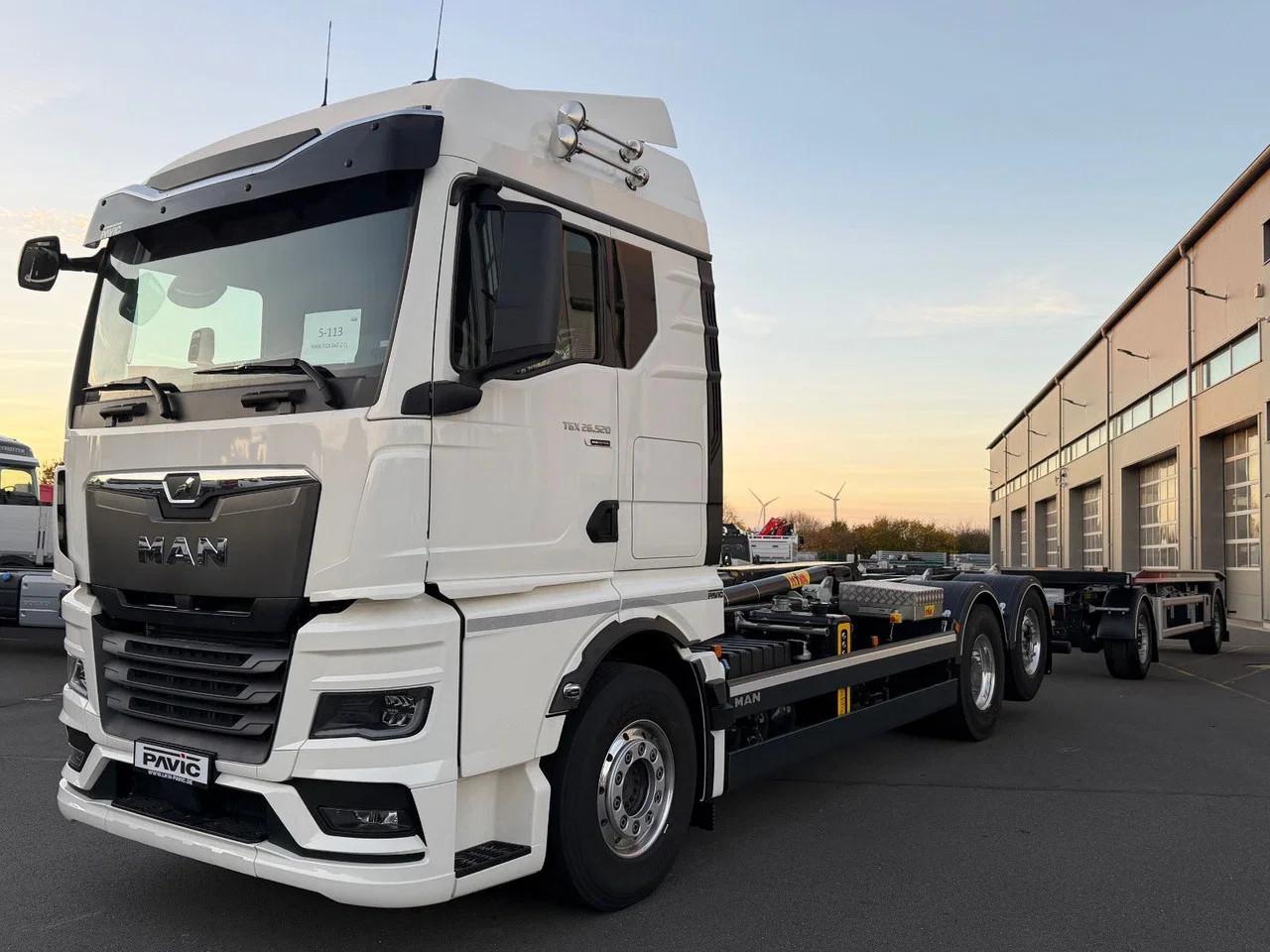 MAN TGX 26.540 6x2 LL Abroller Hyva Titanium