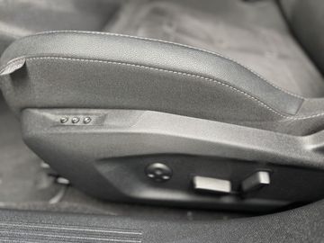 Fotografie des Opel Astra Sports Tourer 1.2 Turbo GS