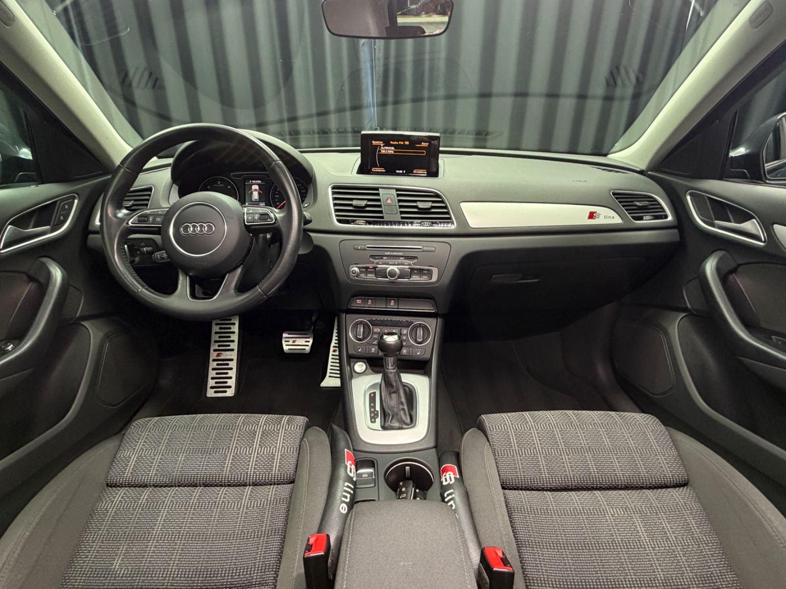 Fahrzeugabbildung Audi Q3 sport|S-Line|S-Tronic|AHK|NAVI|AUTOMATIK