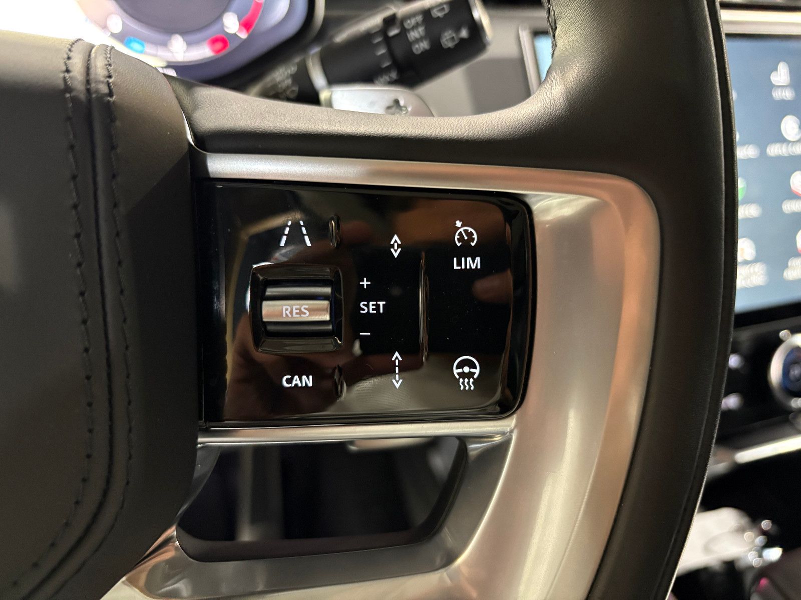 Fahrzeugabbildung Land Rover Range Rover D350/FIRST-EDITION/PANO/FOND-TV/360°