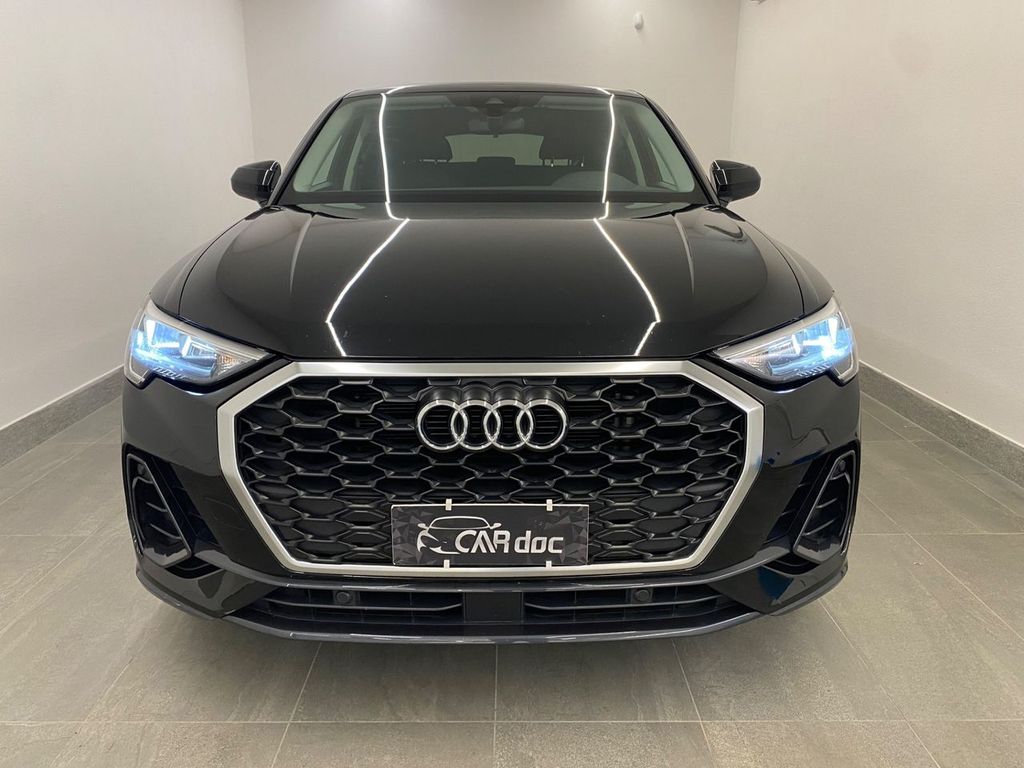 Image of Audi Q3