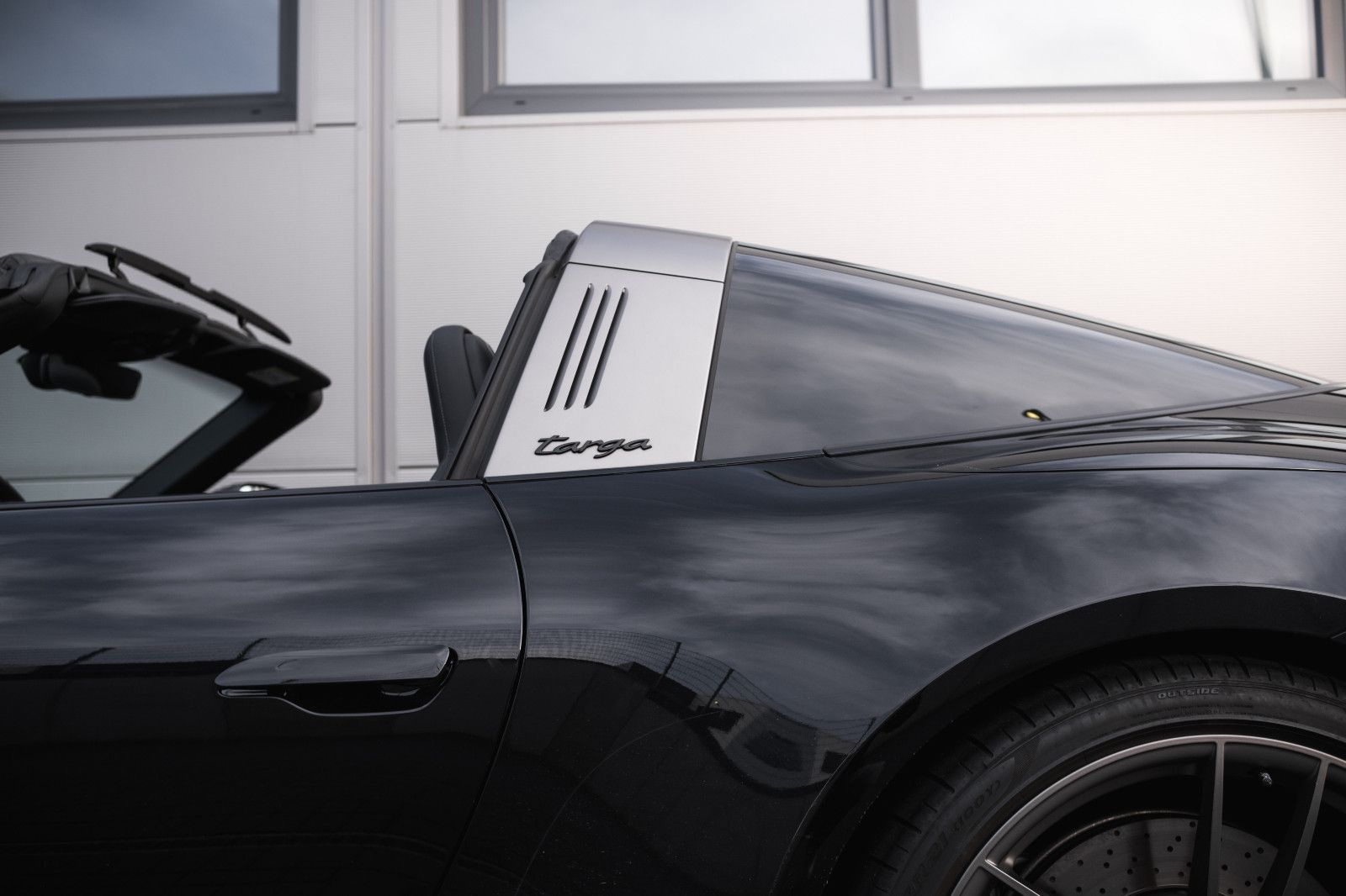 Fahrzeugabbildung Porsche 992/911 Edition 50 Jahre -Lift-Martrix-LED Schw.