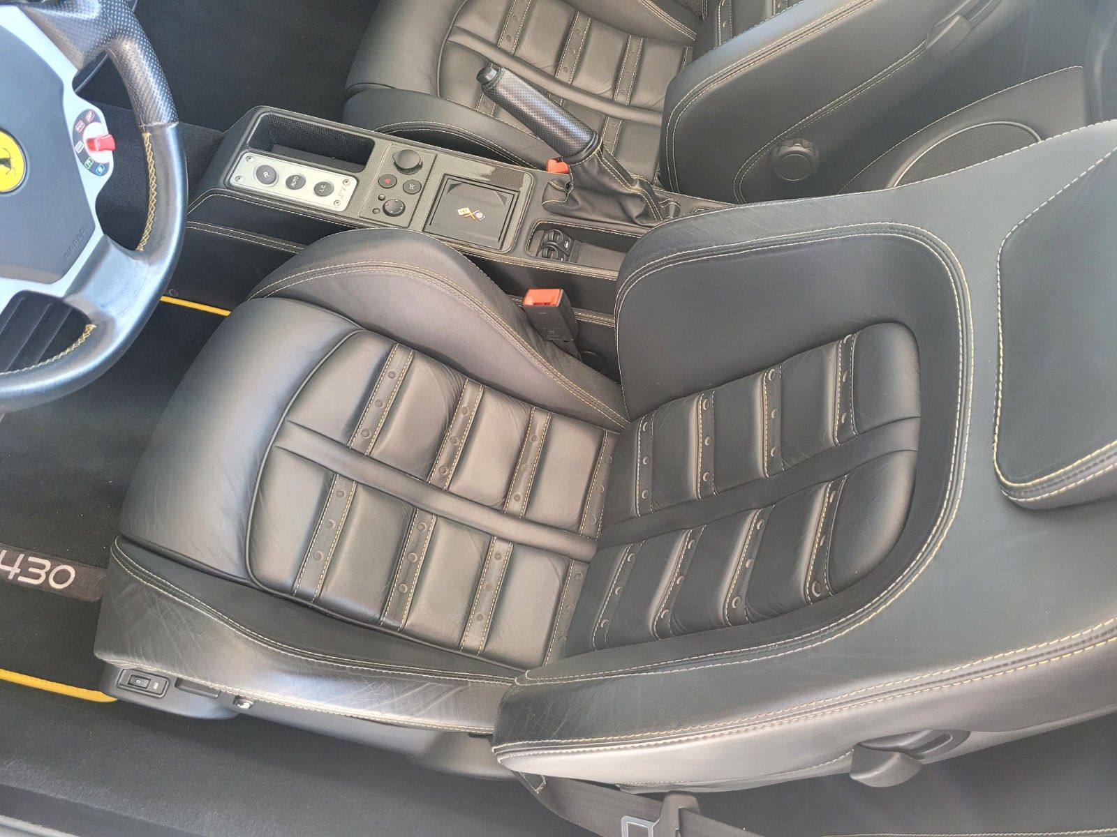 Fahrzeugabbildung Ferrari F430 Spider F1/Keramik/Ferrari SH lückenlos