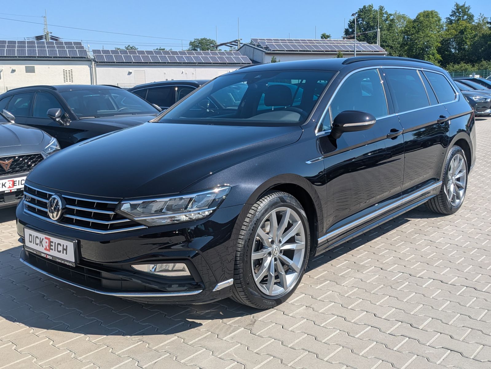 Fahrzeugabbildung Volkswagen Passat 2.0 TDI DSG R-Line 2x 4Motion LEDER*LED