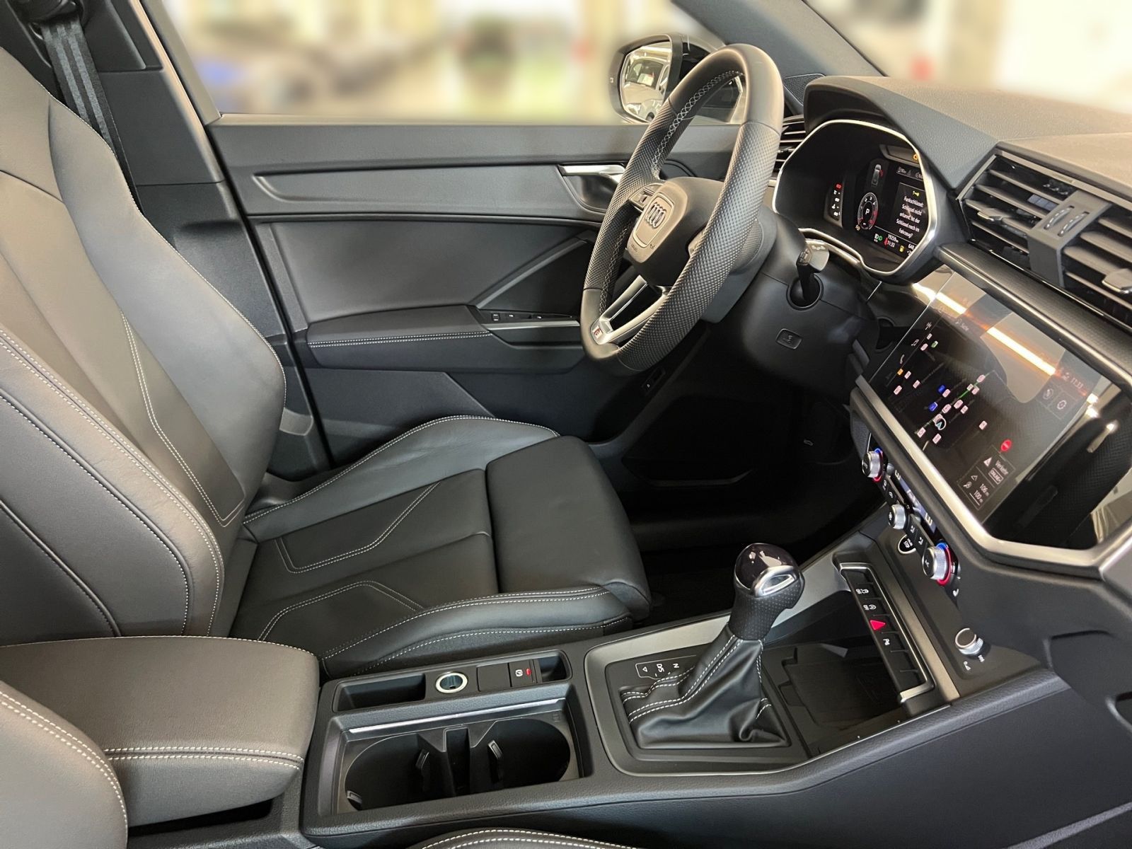 Audi Q3 - Bild 12