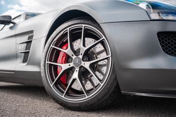 صورة 9 لـ 2014 Mercedes-BENZ SLS AMG