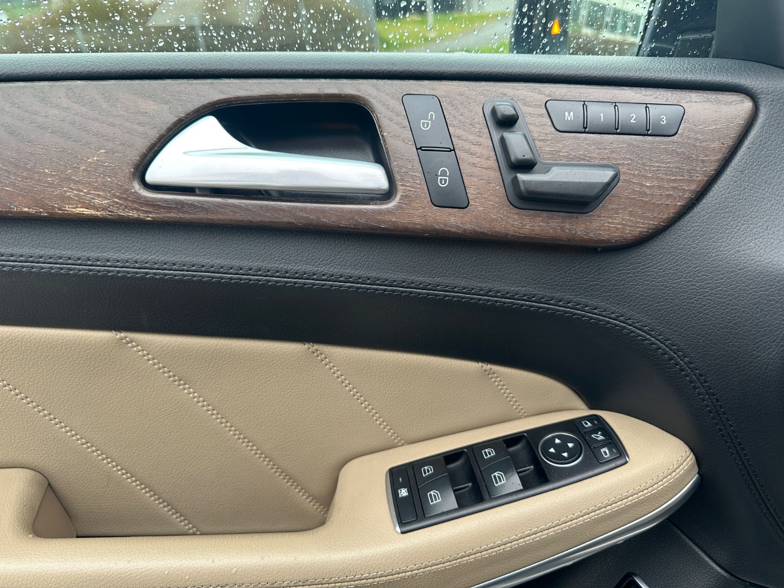 Fahrzeugabbildung Mercedes-Benz GL 500 4Matic AMG/7 Sitze/Navi/ILS/Pano/Kam/AHK