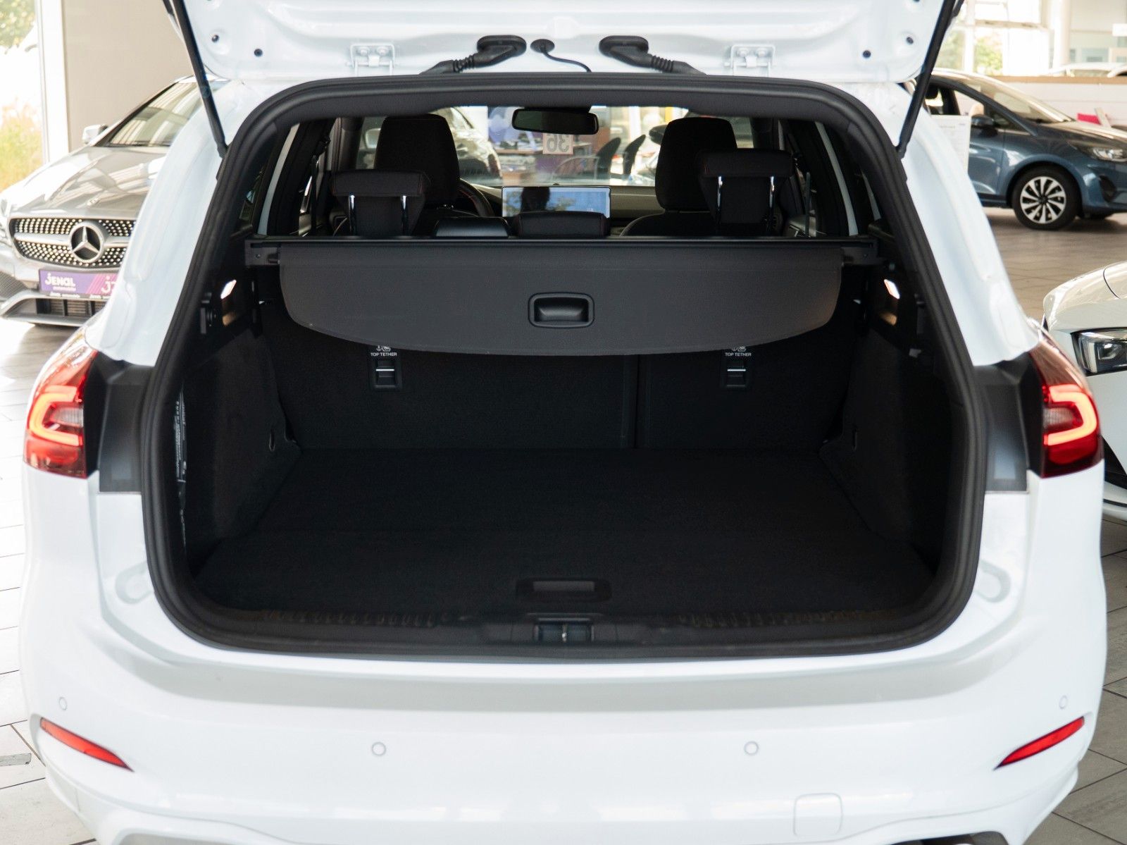 Fahrzeugabbildung Ford Focus Turnier ST-Line AUTOM./WINTER-P./AHK