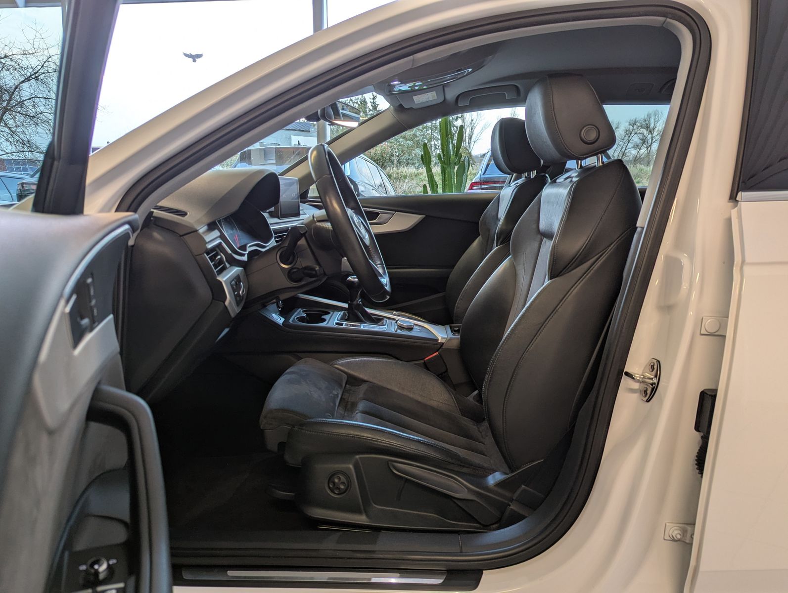 AUDI A4 2.0 TDI design ultra Sport-Fahrwerk Alcantara - Image 14