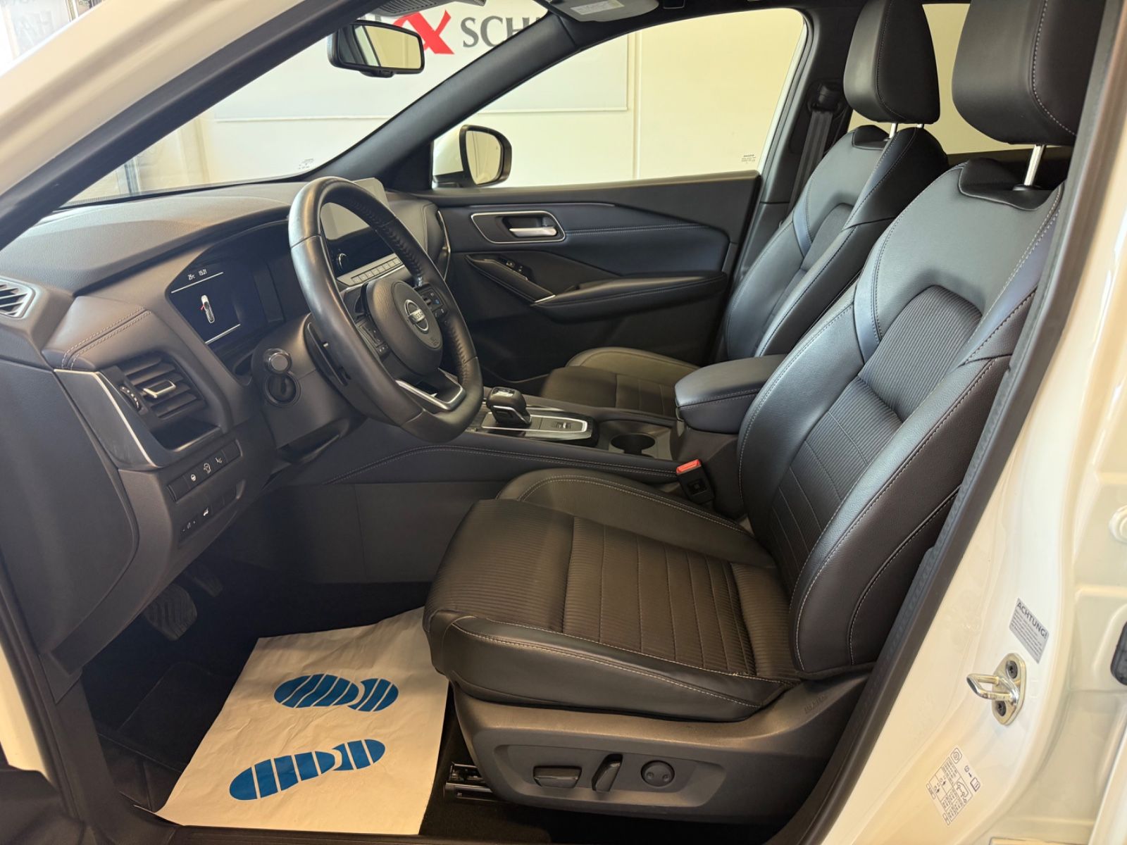 Fahrzeugabbildung Nissan Qashqai Tekna MHEV; Autom.,HUD,Teilleder,AHK