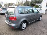 Volkswagen Touran Trendline (Steuerkette NEU!) - mit Benzin-Antrieb: Kleinbus