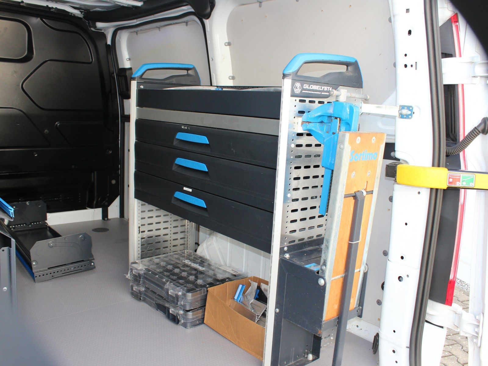 Fahrzeugabbildung Ford Transit Custom 340 L1 Trend Service-Line