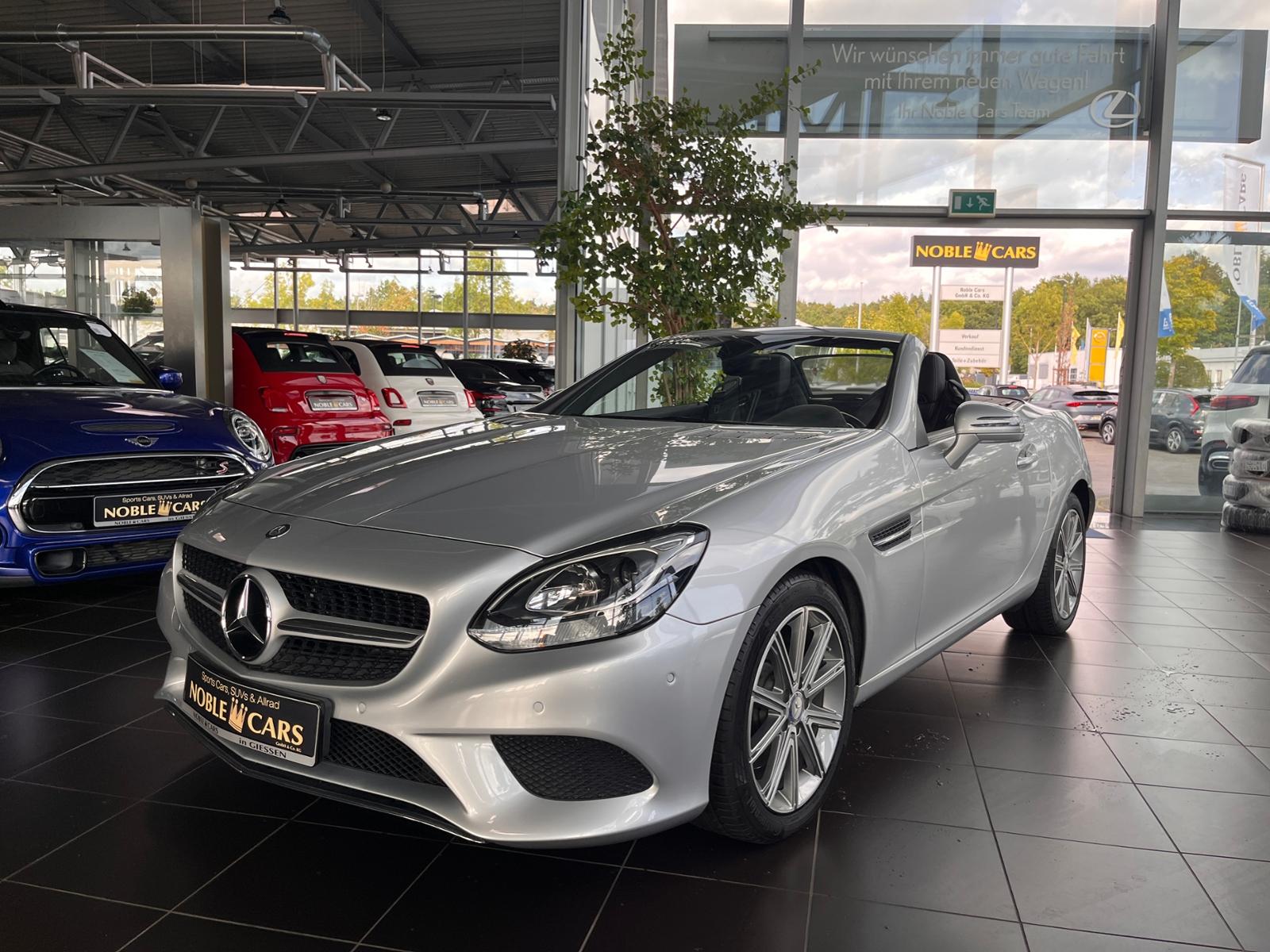 Mercedes-Benz SLC 300 Roadster PANO NAVI ALU