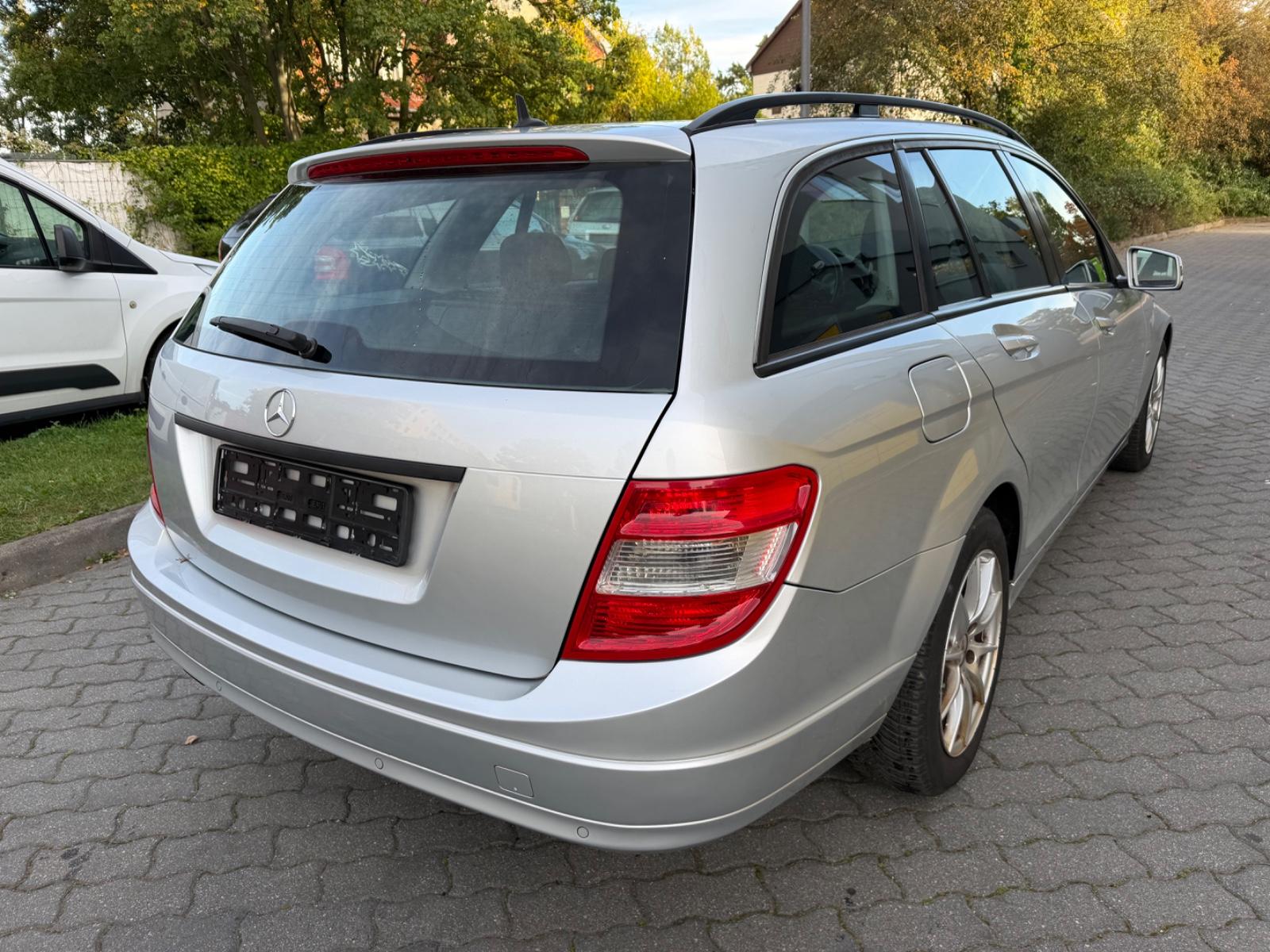 Mercedes-Benz C180 2010 — photo 5