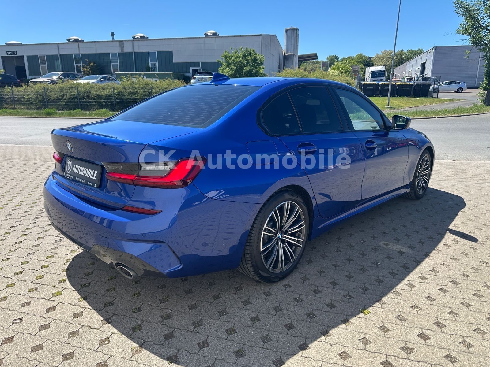 Fahrzeugabbildung BMW 330d Lim. M-Sport /Shadow-Line/Navi/Leder/LED