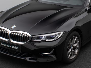 Fahrzeugabbildung BMW 320d xDr Tour Luxury Line AHK HiFI Laserlicht