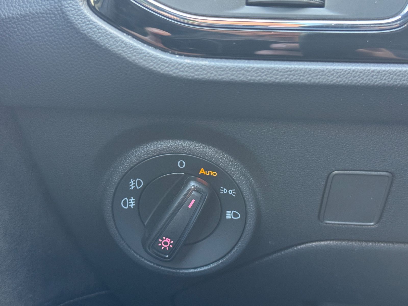 Fahrzeugabbildung SEAT Leon Cupra 290 Panorama+LED+Navi+BeatsAudio