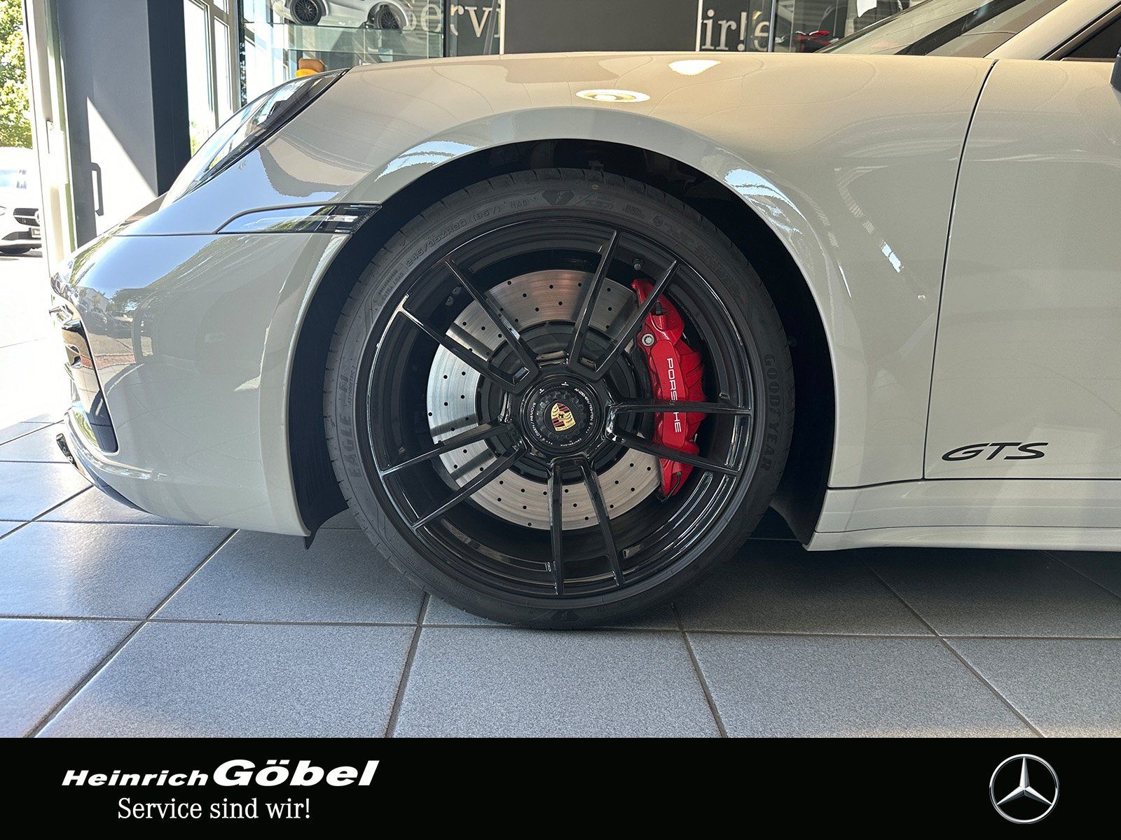 Fahrzeugabbildung Porsche 911 Carrera GTS Liftsystem, Hinterachslenkung