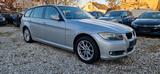 BMW 318i touring mit 143 PS  * NAVI  *PDC* - BMW 318 aus 2009: Kombi, 318i