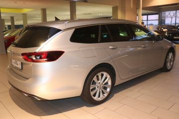 Fotografie des Opel Insignia Sports Tourer 2.0 Diesel AT