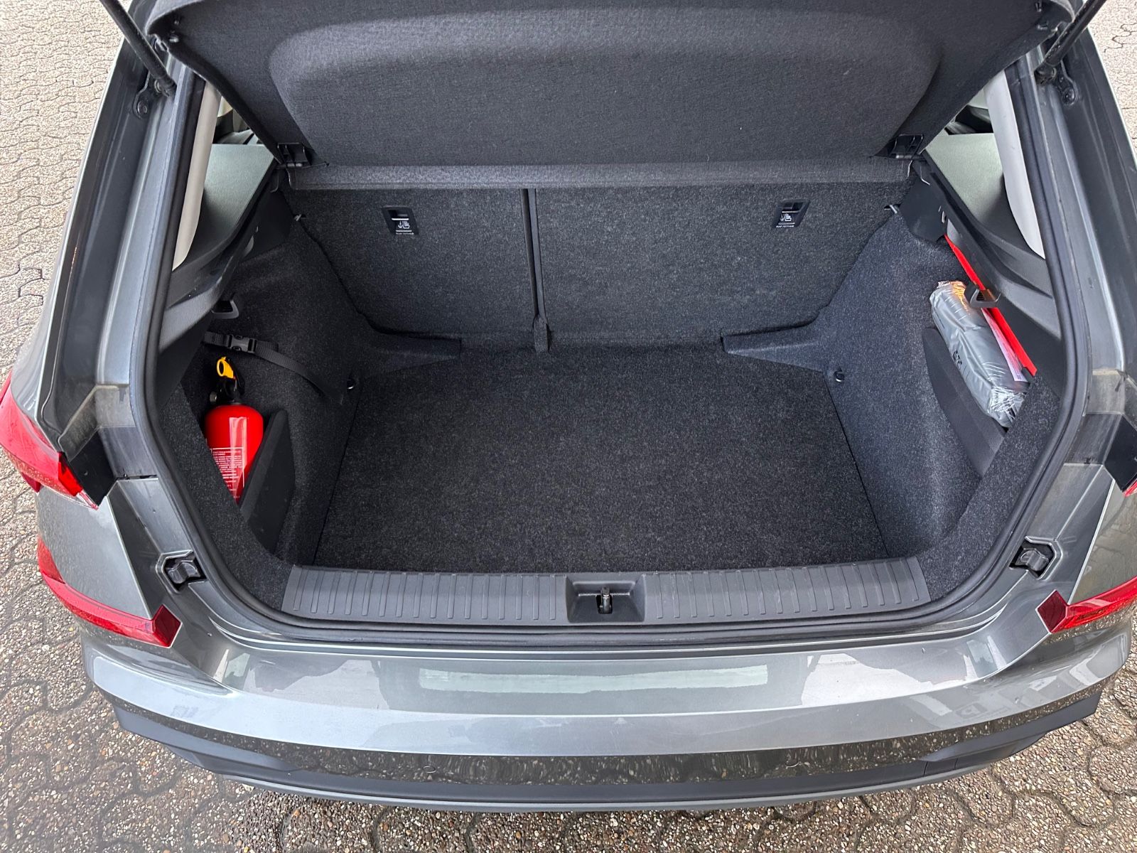 Fahrzeugabbildung SKODA Kamiq Selection 1.0 TSI DSG LED/PDC/APP/GRA