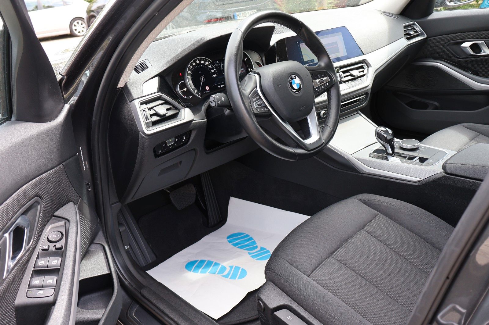 Fahrzeugabbildung BMW 318 Baureihe 3 Lim. 318 d Advantage