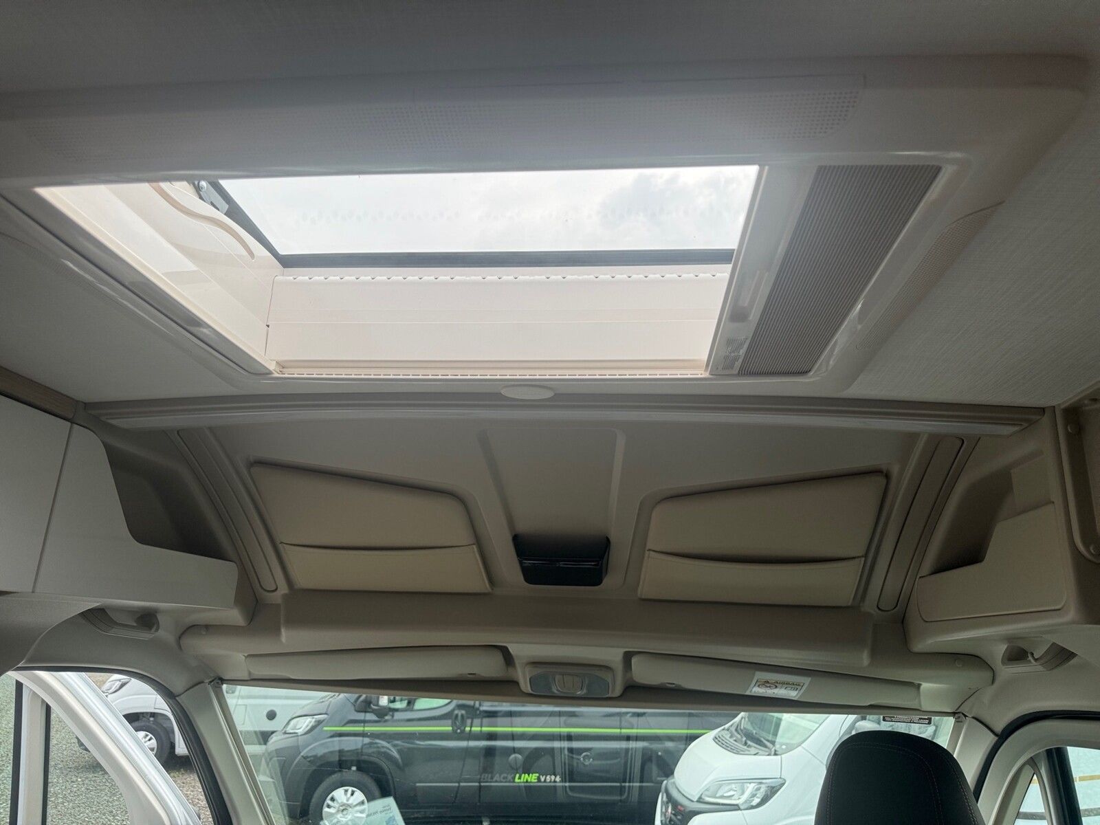 Fahrzeugabbildung Forster Vantasy FV636EB Autm. 140PS