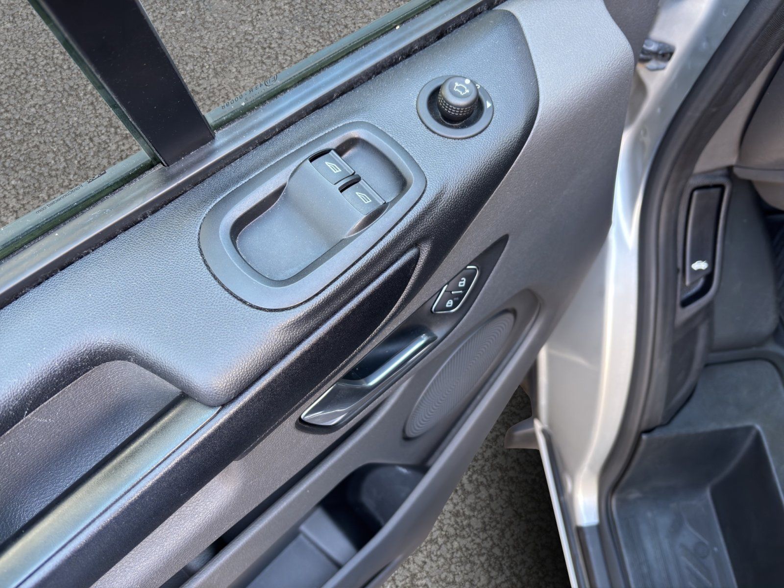 Fahrzeugabbildung Ford Transit Custom 2.0 TDCi 280 L1 Trend