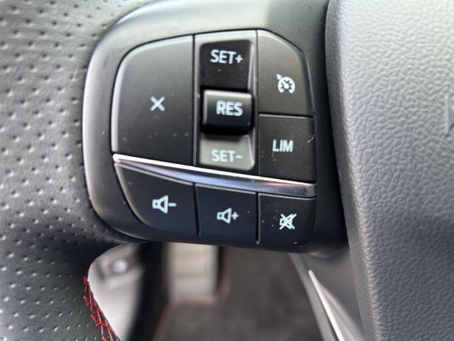 Fahrzeugabbildung Ford Kuga 2.5 Duratec ST-Line Navi digitales Cockpit